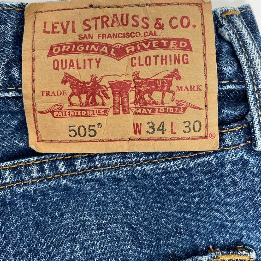 LEVI’S  Men’s “505”  Blue Jeans - Picture 4 of 8